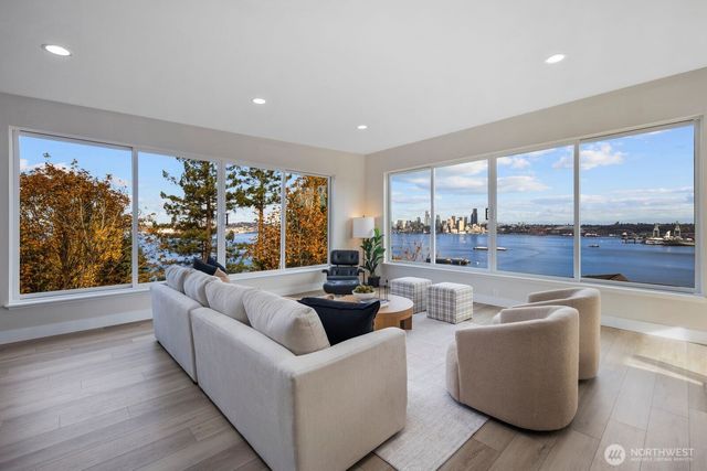 1701 41st Avenue SW, Seattle, WA 98116