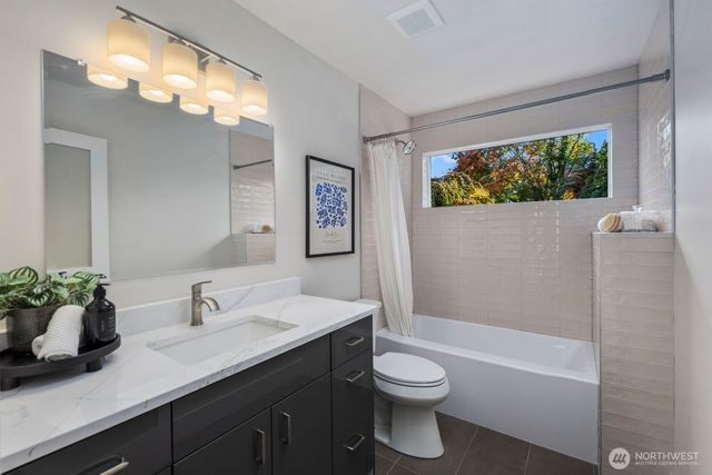 1701 41st Avenue SW, Seattle, WA 98116