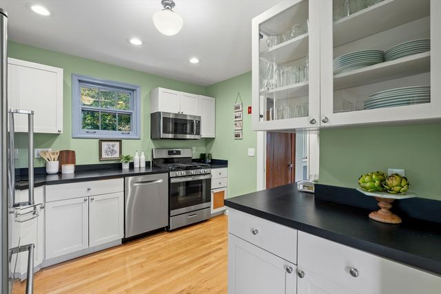 197 Hillside Ave, Arlington, MA 02476