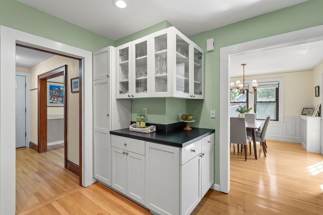 197 Hillside Ave, Arlington, MA 02476