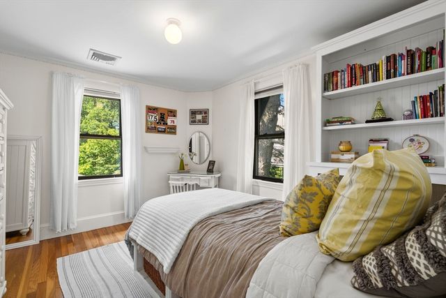 197 Hillside Ave, Arlington, MA 02476