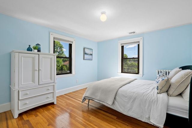 197 Hillside Ave, Arlington, MA 02476