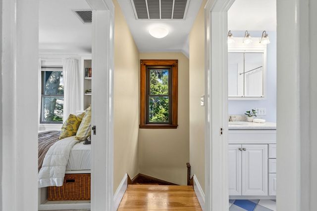 197 Hillside Ave, Arlington, MA 02476