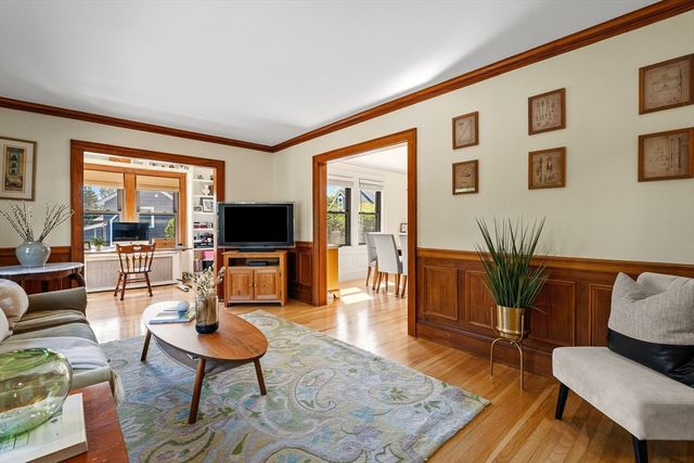 197 Hillside Ave, Arlington, MA 02476