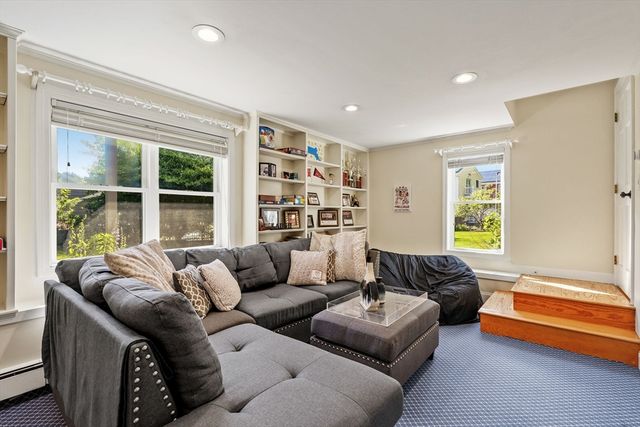 197 Hillside Ave, Arlington, MA 02476