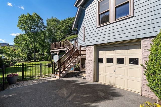 197 Hillside Ave, Arlington, MA 02476