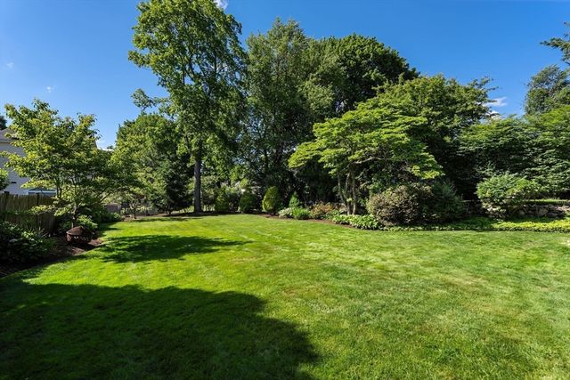 197 Hillside Ave, Arlington, MA 02476