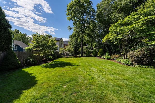 197 Hillside Ave, Arlington, MA 02476