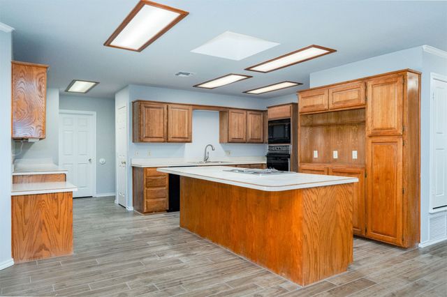 115 N La Colina Road, Weatherford, TX 76085
