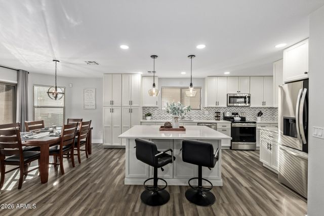 10617 W DALEY Lane, Peoria, AZ 85383