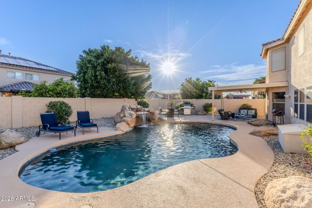 10617 W DALEY Lane, Peoria, AZ 85383