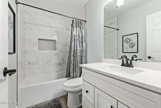 10617 W DALEY Lane, Peoria, AZ 85383