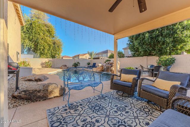 10617 W DALEY Lane, Peoria, AZ 85383