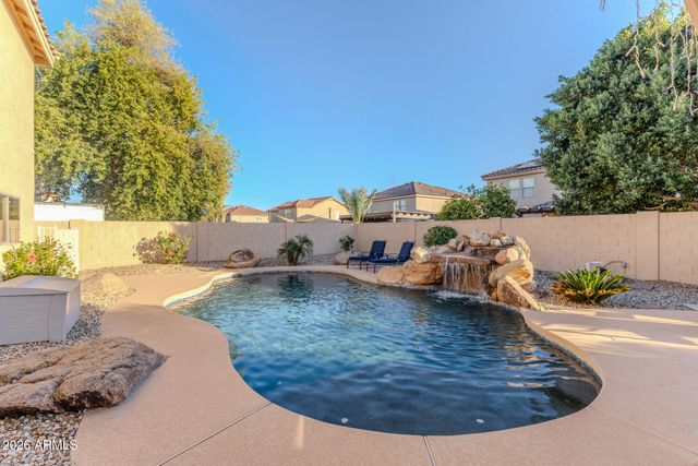 10617 W DALEY Lane, Peoria, AZ 85383