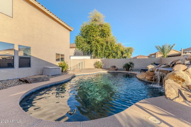 10617 W DALEY Lane, Peoria, AZ 85383