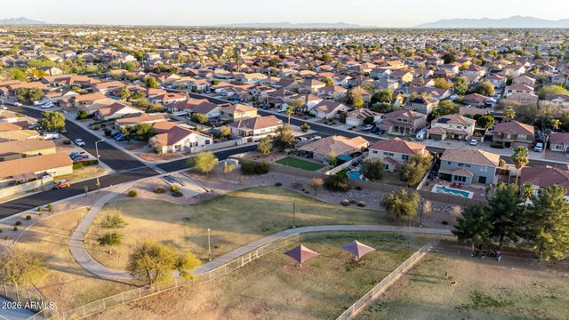 10617 W DALEY Lane, Peoria, AZ 85383