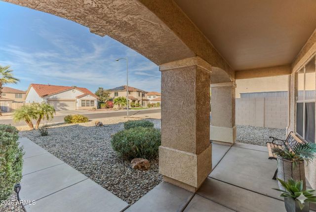 10617 W DALEY Lane, Peoria, AZ 85383