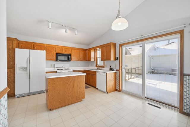 8446 Jergen Avenue S, Cottage Grove, MN 55016