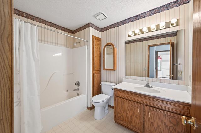 8446 Jergen Avenue S, Cottage Grove, MN 55016