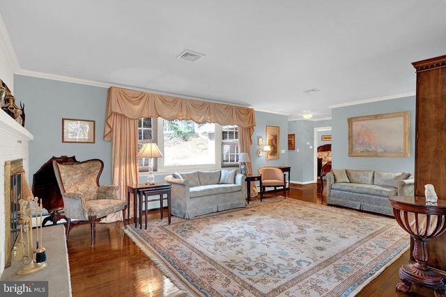 18 FORREST BLEND DR, Titusville, NJ 08560