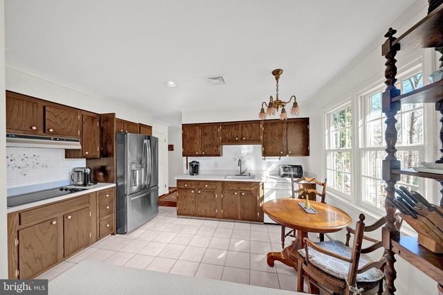 18 FORREST BLEND DR, Titusville, NJ 08560