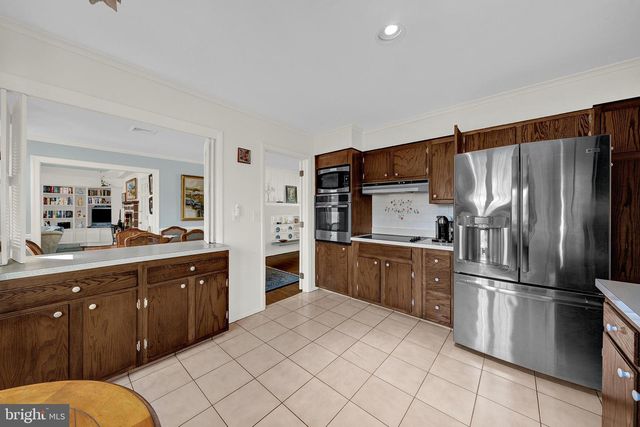 18 FORREST BLEND DR, Titusville, NJ 08560