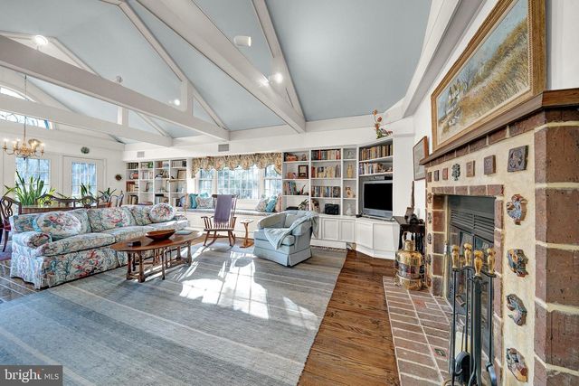 18 FORREST BLEND DR, Titusville, NJ 08560