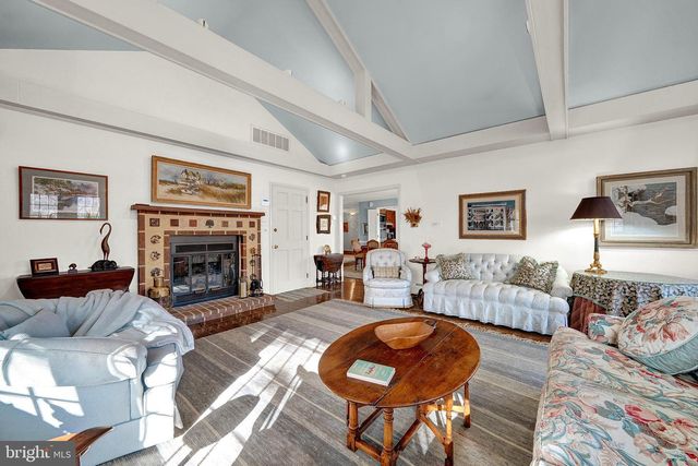 18 FORREST BLEND DR, Titusville, NJ 08560