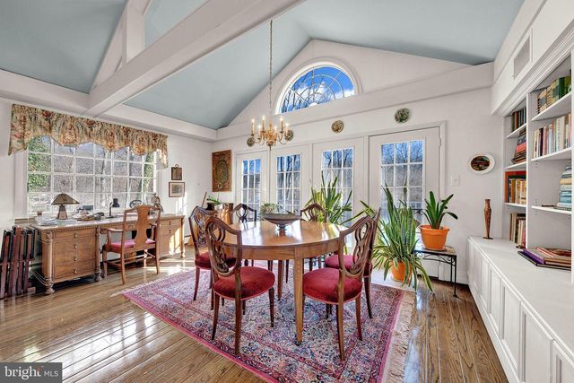 18 FORREST BLEND DR, Titusville, NJ 08560