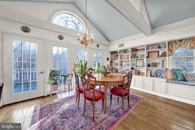 18 FORREST BLEND DR, Titusville, NJ 08560