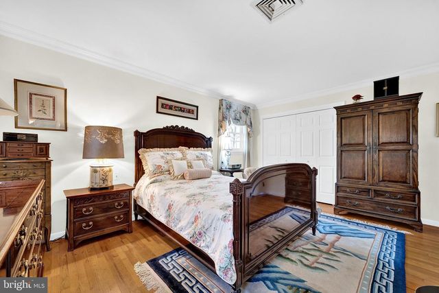 18 FORREST BLEND DR, Titusville, NJ 08560