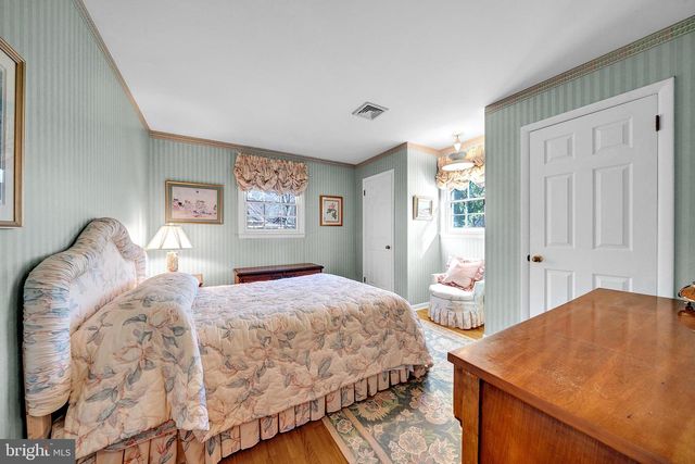 18 FORREST BLEND DR, Titusville, NJ 08560