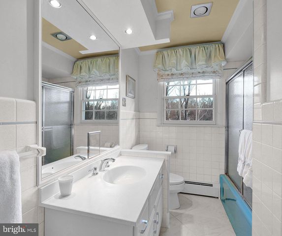 18 FORREST BLEND DR, Titusville, NJ 08560