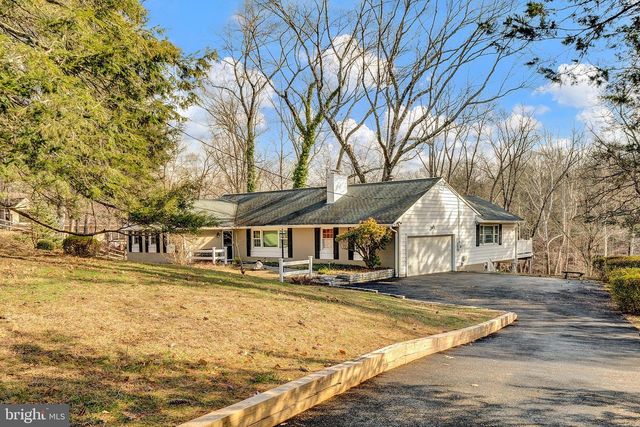 18 FORREST BLEND DR, Titusville, NJ 08560