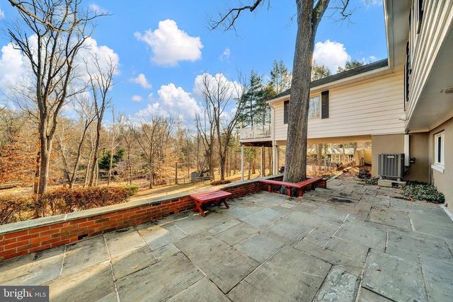 18 FORREST BLEND DR, Titusville, NJ 08560