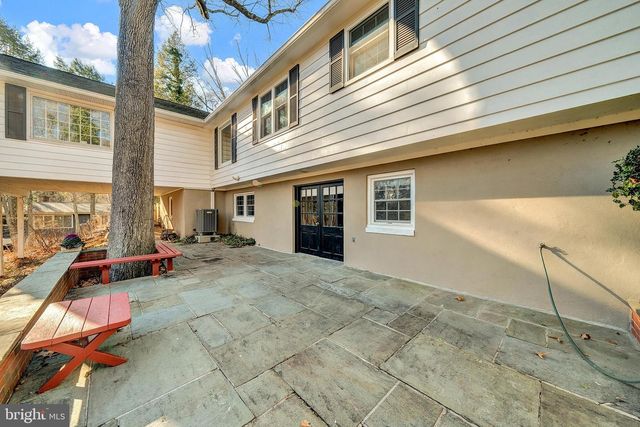 18 FORREST BLEND DR, Titusville, NJ 08560