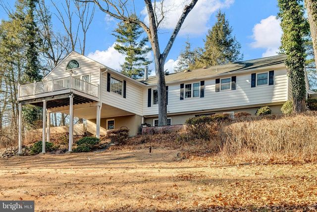 18 FORREST BLEND DR, Titusville, NJ 08560