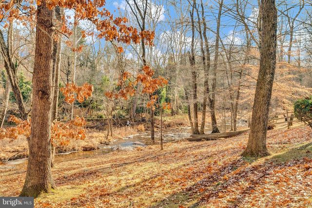 18 FORREST BLEND DR, Titusville, NJ 08560