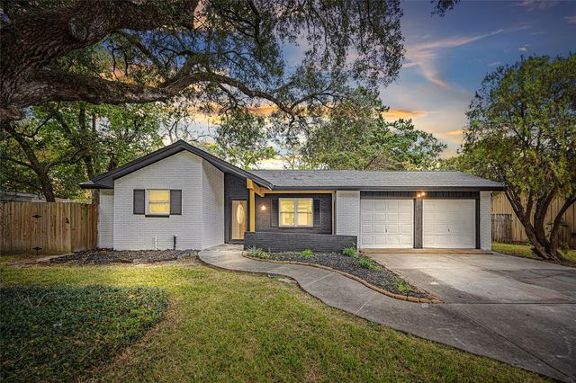 10259 Old Orchard Road, La Porte, TX 77571