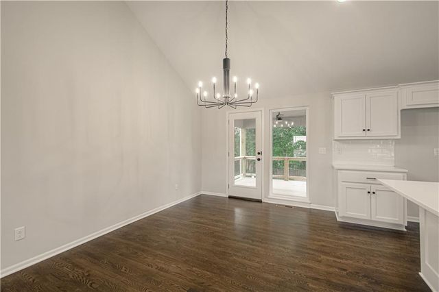 10139 N Poplar Avenue, Kansas City, MO 64156