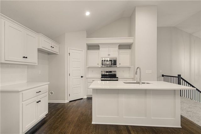 10139 N Poplar Avenue, Kansas City, MO 64156