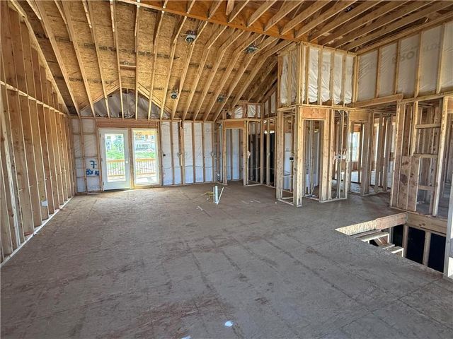 10139 N Poplar Avenue, Kansas City, MO 64156