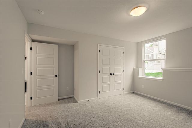 10139 N Poplar Avenue, Kansas City, MO 64156