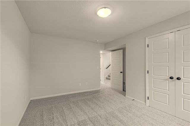 10139 N Poplar Avenue, Kansas City, MO 64156