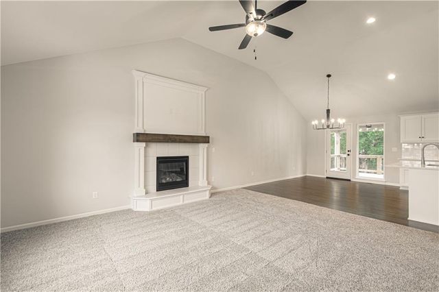 10139 N Poplar Avenue, Kansas City, MO 64156