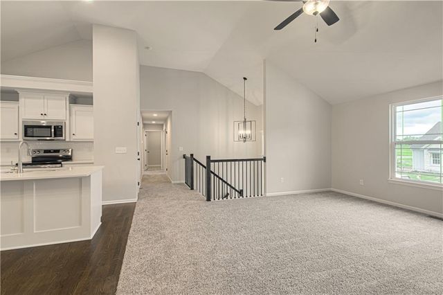 10139 N Poplar Avenue, Kansas City, MO 64156