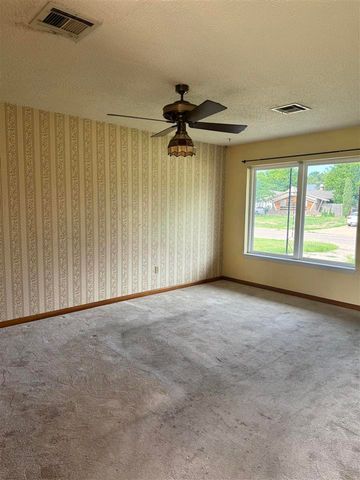 1624 NW 50th St, Lawton, OK 73505
