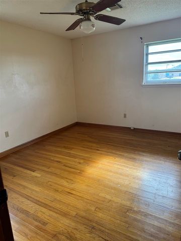 1624 NW 50th St, Lawton, OK 73505