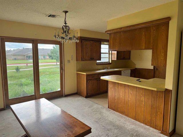 1624 NW 50th St, Lawton, OK 73505