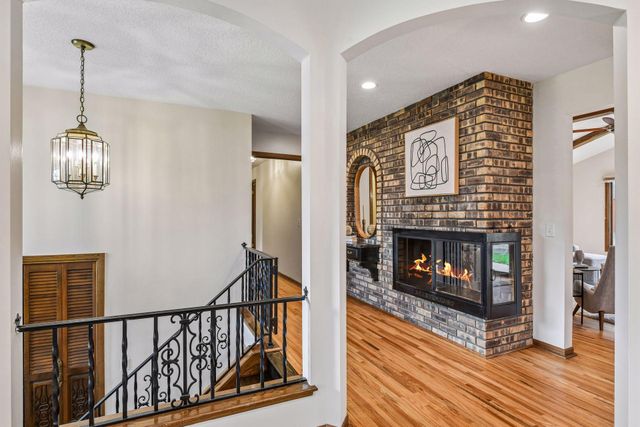 1815 Noble Drive N, Golden Valley, MN 55422